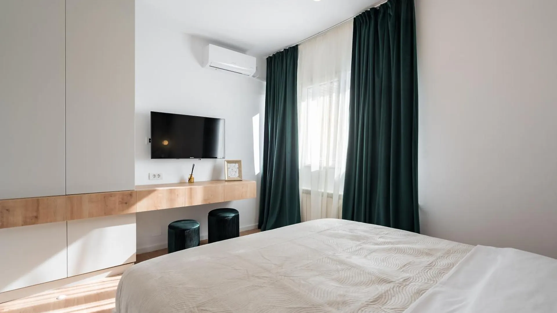 Sunset 2Bdr Apartment 부쿠레슈티 0*,