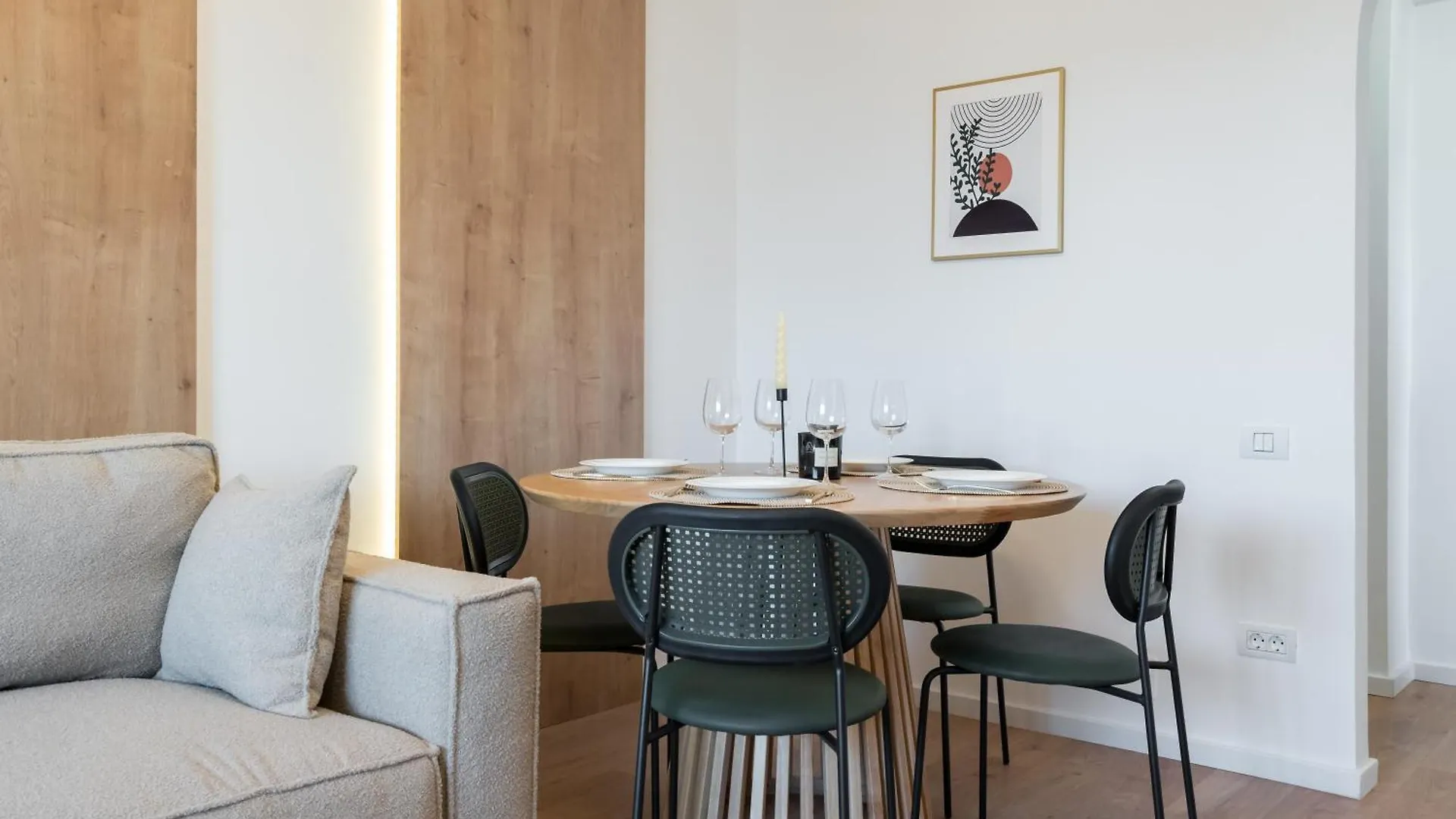 Sunset 2Bdr Apartment 부쿠레슈티