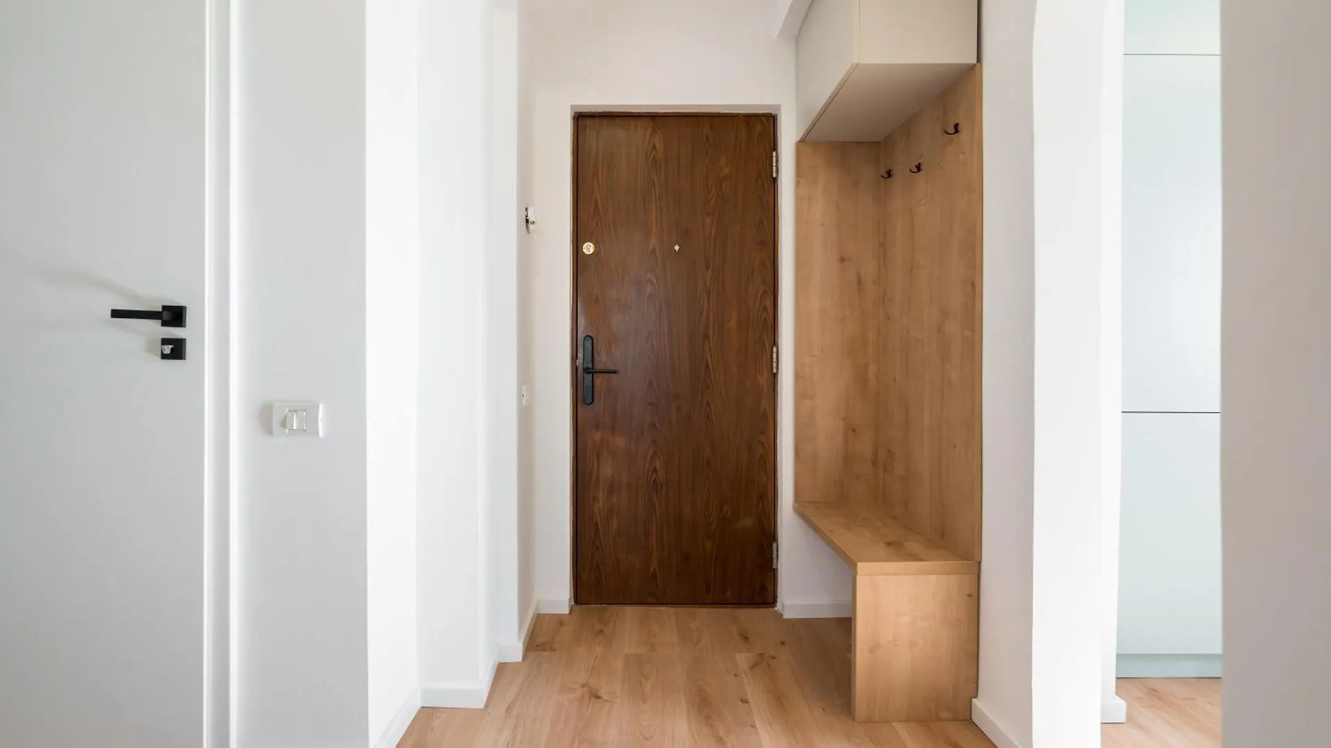 Sunset 2Bdr Apartment 부쿠레슈티 루마니아