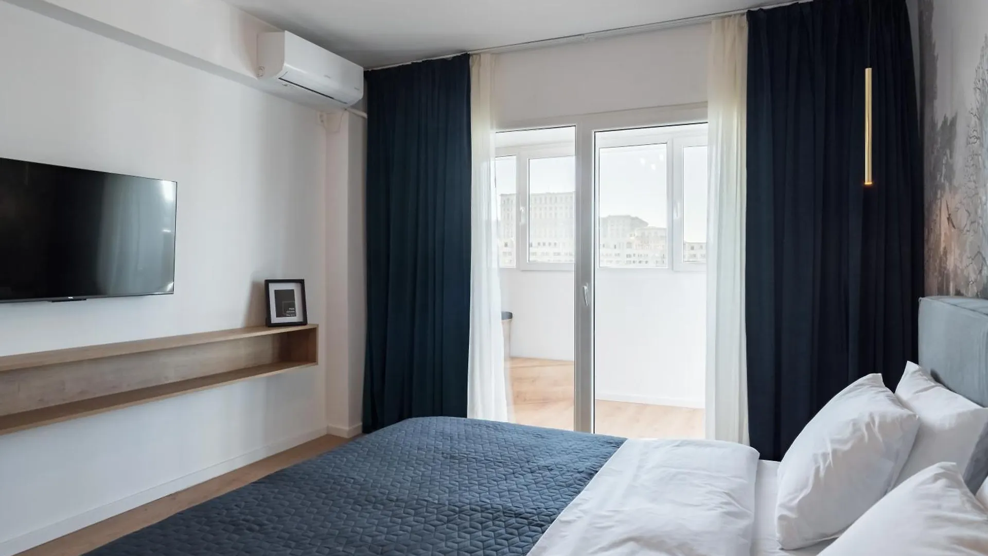 Sunset 2Bdr Apartment 부쿠레슈티