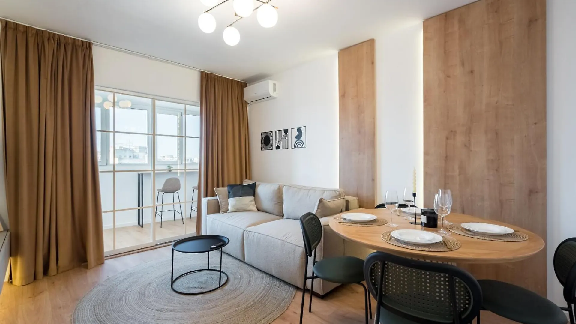 Sunset 2Bdr Apartment 부쿠레슈티 루마니아