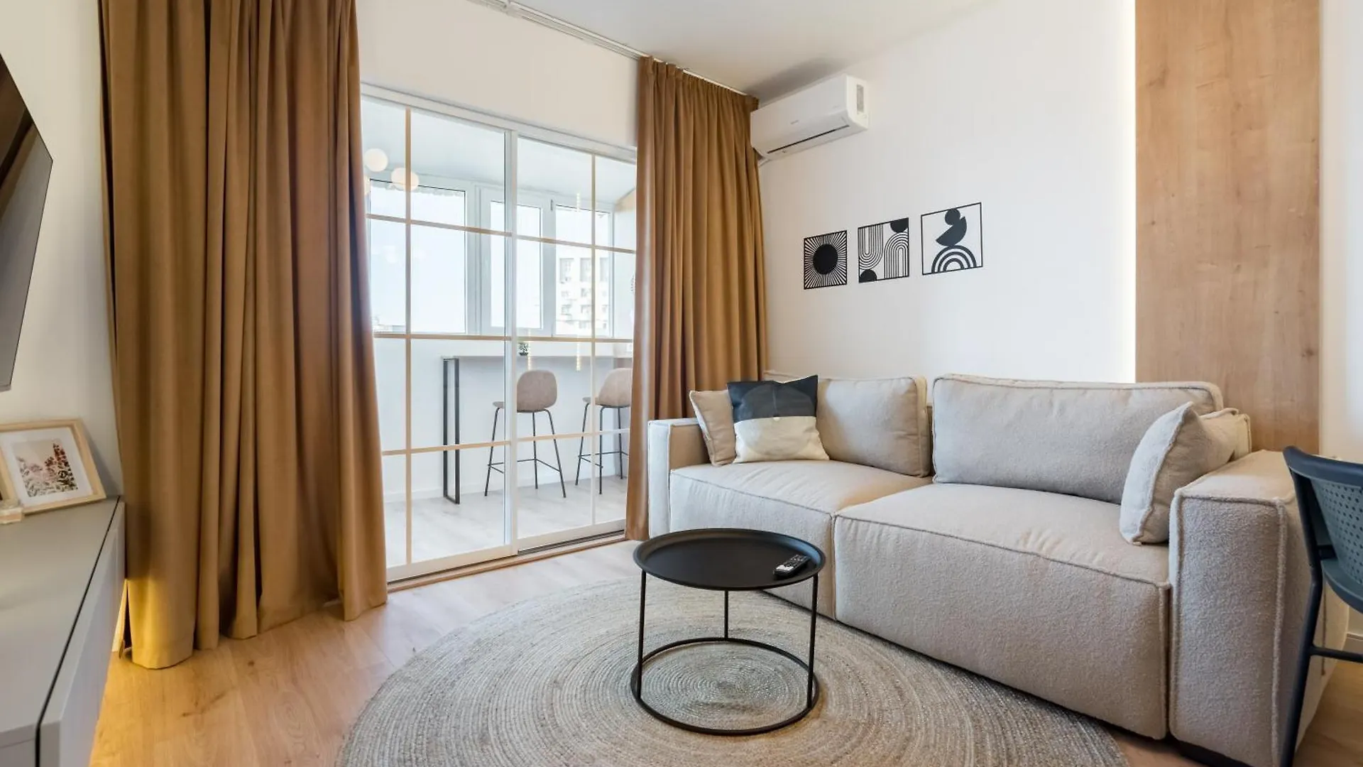 Sunset 2Bdr Apartment 부쿠레슈티