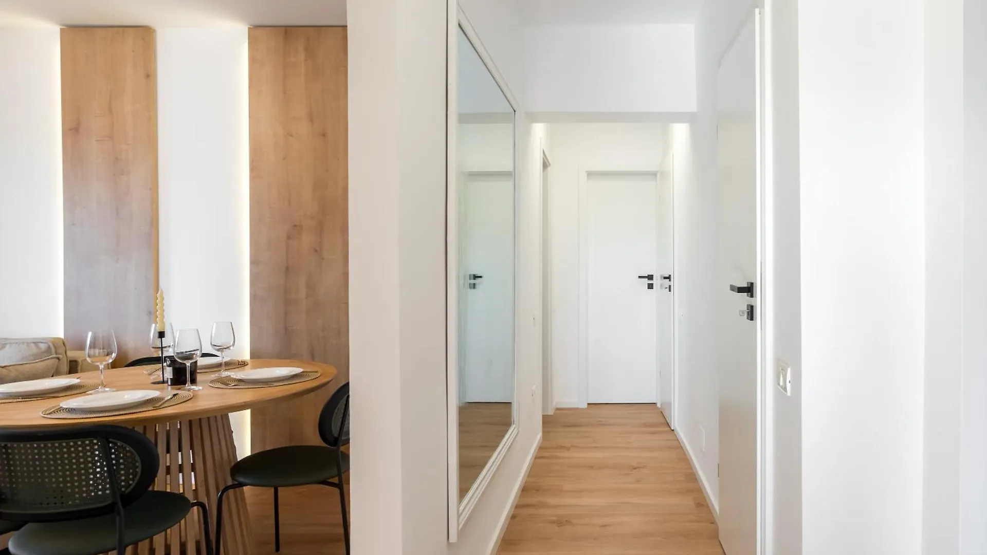 Sunset 2Bdr Apartment 부쿠레슈티