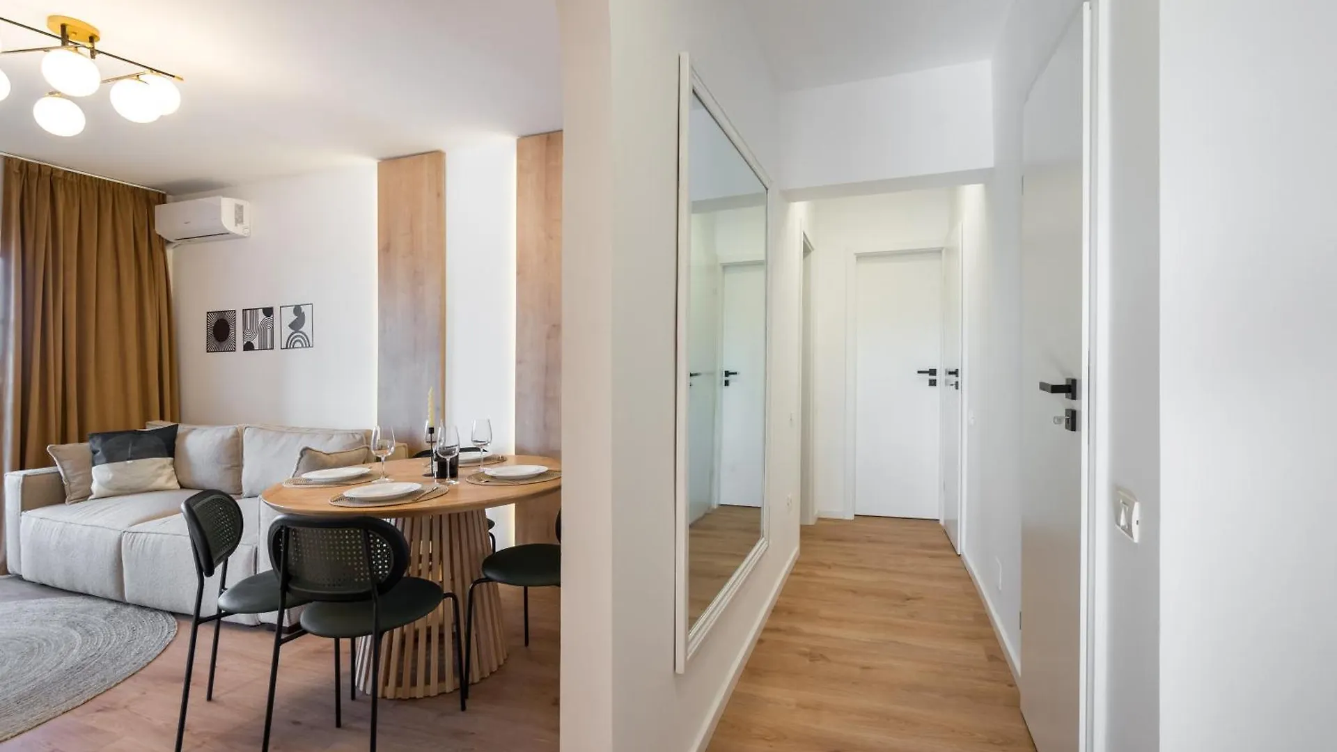 Sunset 2Bdr Apartment 부쿠레슈티 루마니아