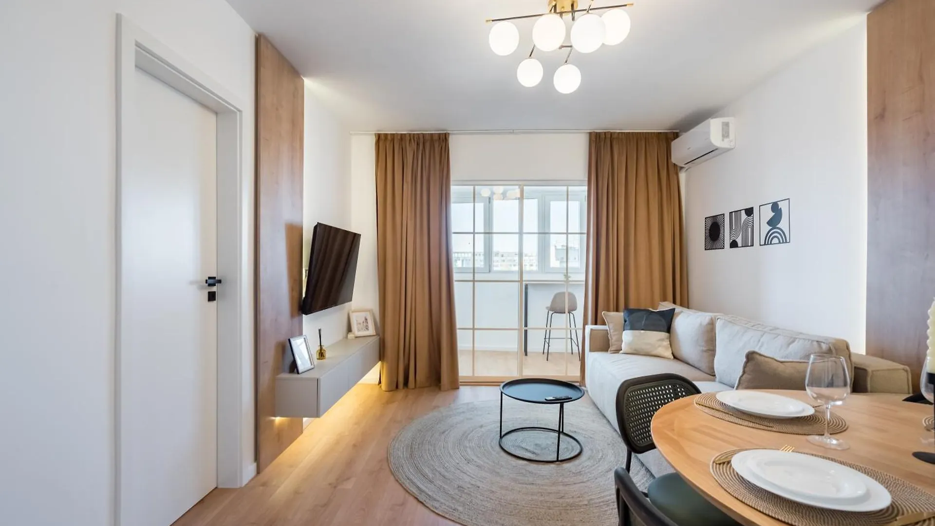 Sunset 2Bdr Apartment 부쿠레슈티
