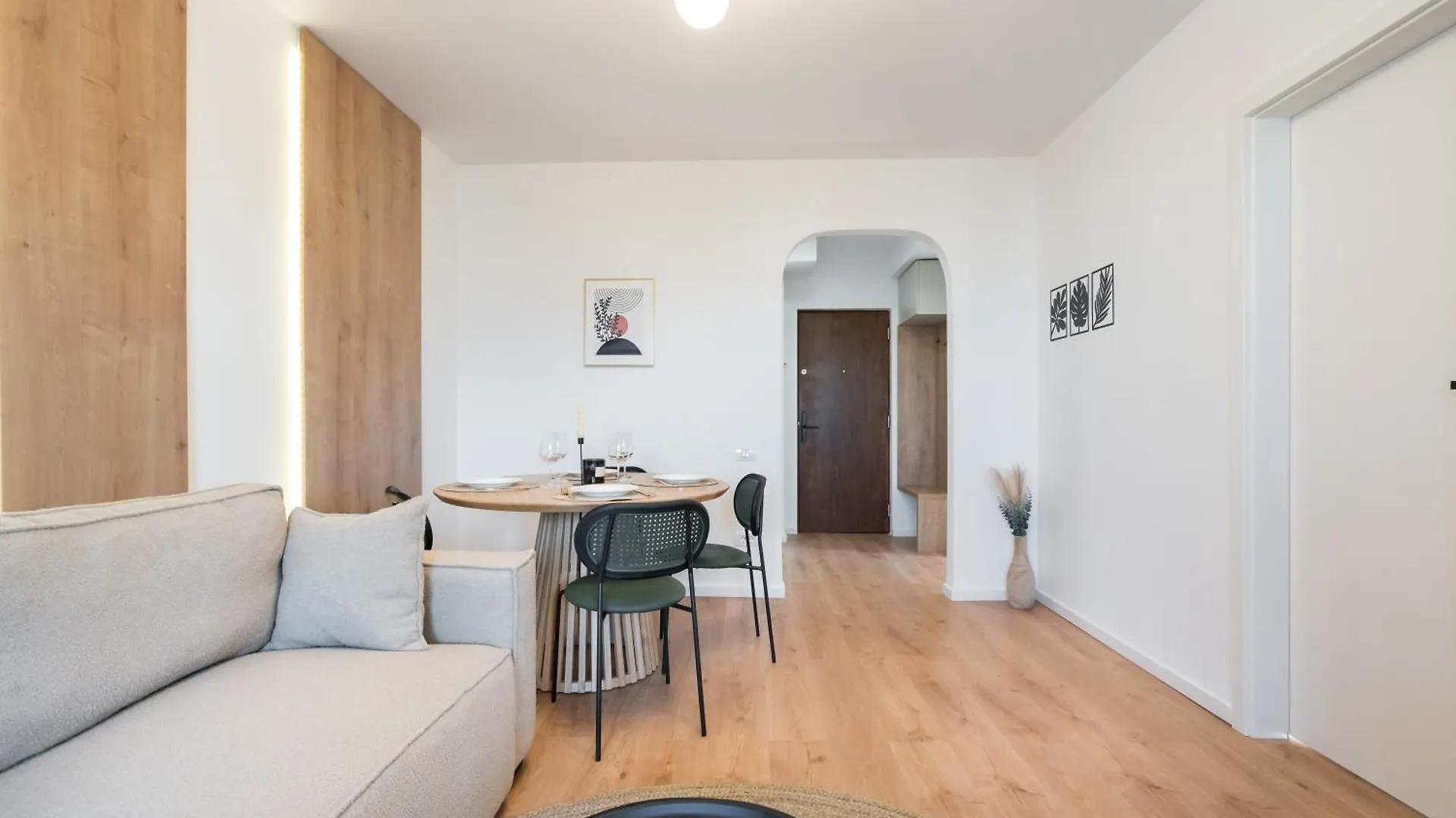 Sunset 2Bdr Apartment 부쿠레슈티