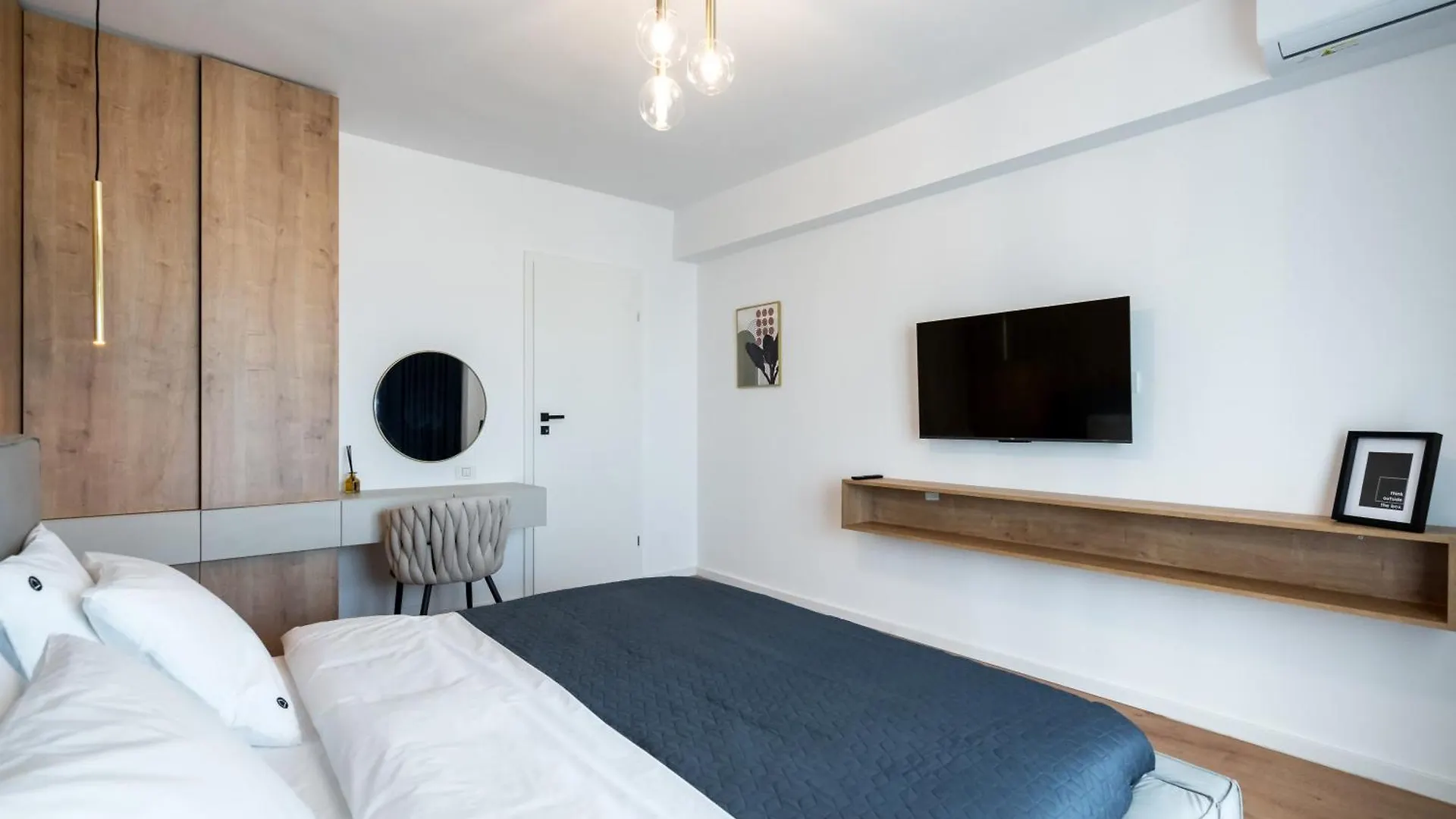 Sunset 2Bdr Apartment 부쿠레슈티