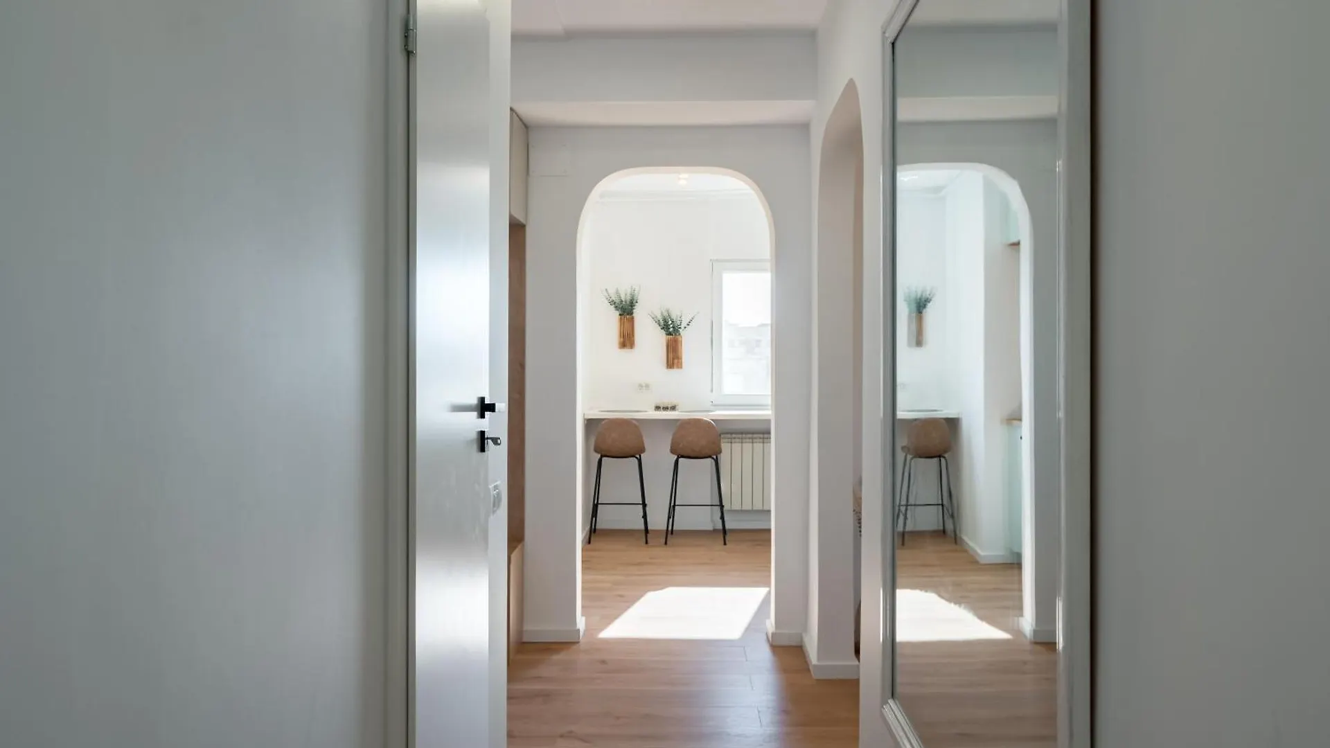 Sunset 2Bdr Apartment 부쿠레슈티