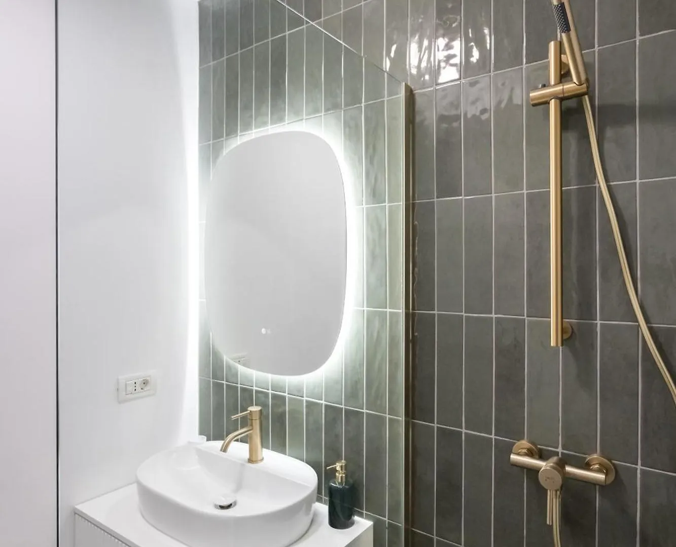 Sunset 2Bdr Apartment 부쿠레슈티 루마니아