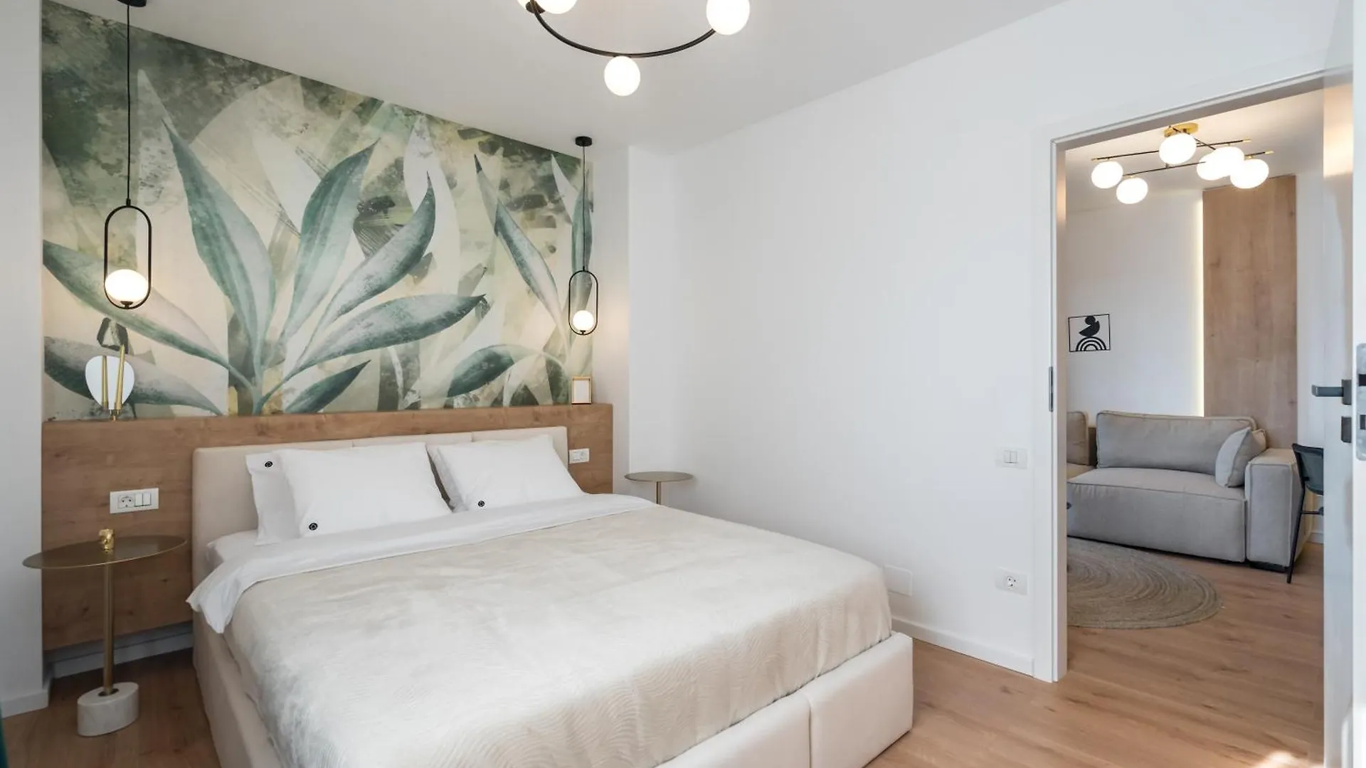 Sunset 2Bdr Apartment 부쿠레슈티 0*,
